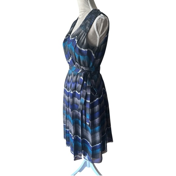 Diane Von Furstenberg Bali Silk Chiffon Wrap Dress Sleeveless A-Line - Size 4 - Picture 8 of 16